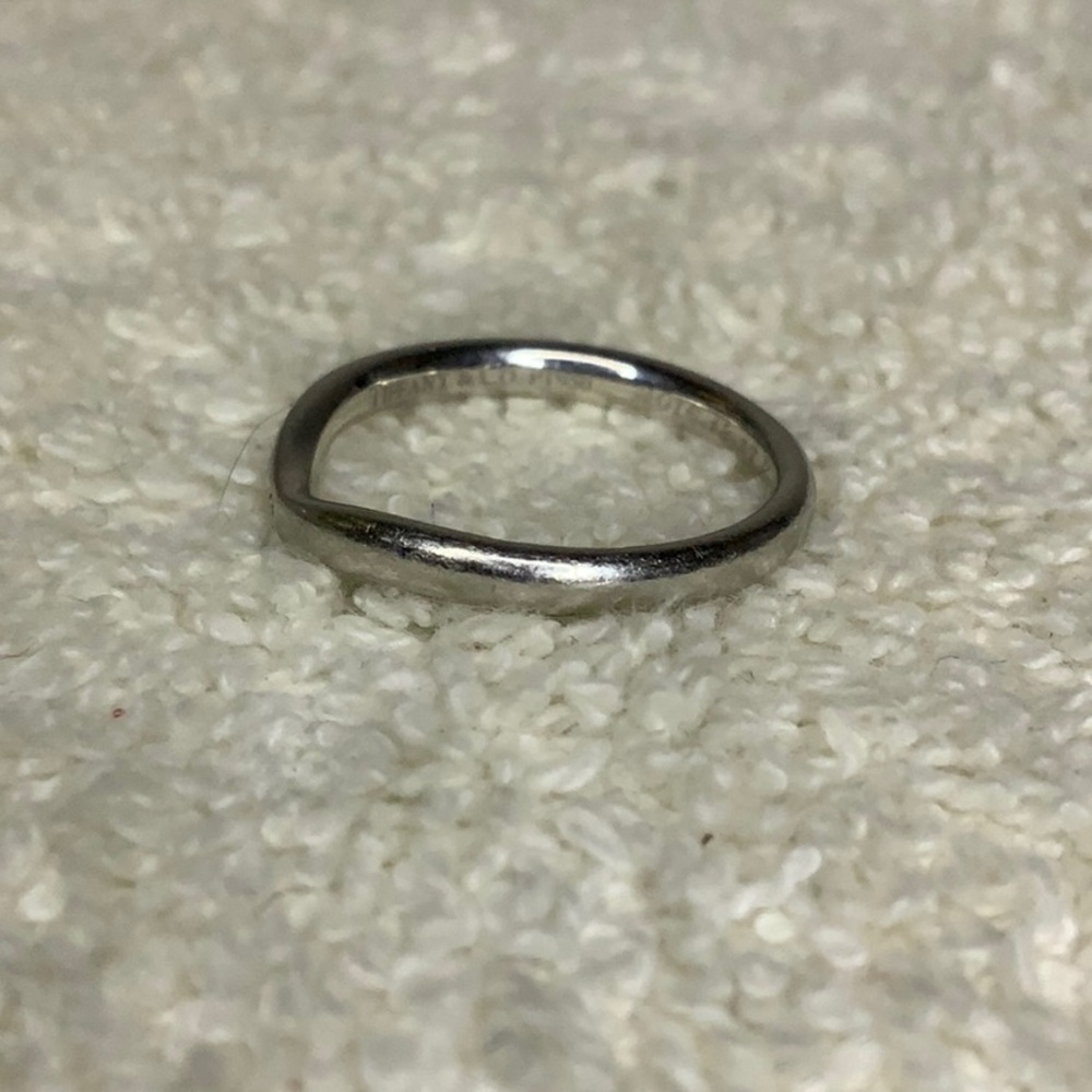 Tiffany&Co Elsa Peretti Curved Platinum and Diamond Ring (sz 5.25) - Picture 6 of 8
